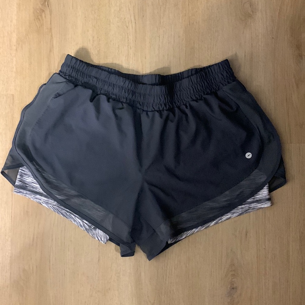 Avia running shorts size Lg
